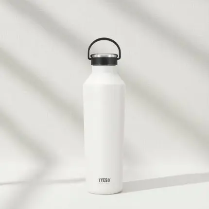 TYESO Vacuum Insulated Sports Bottle with Soft Silicone Handle (900ml)