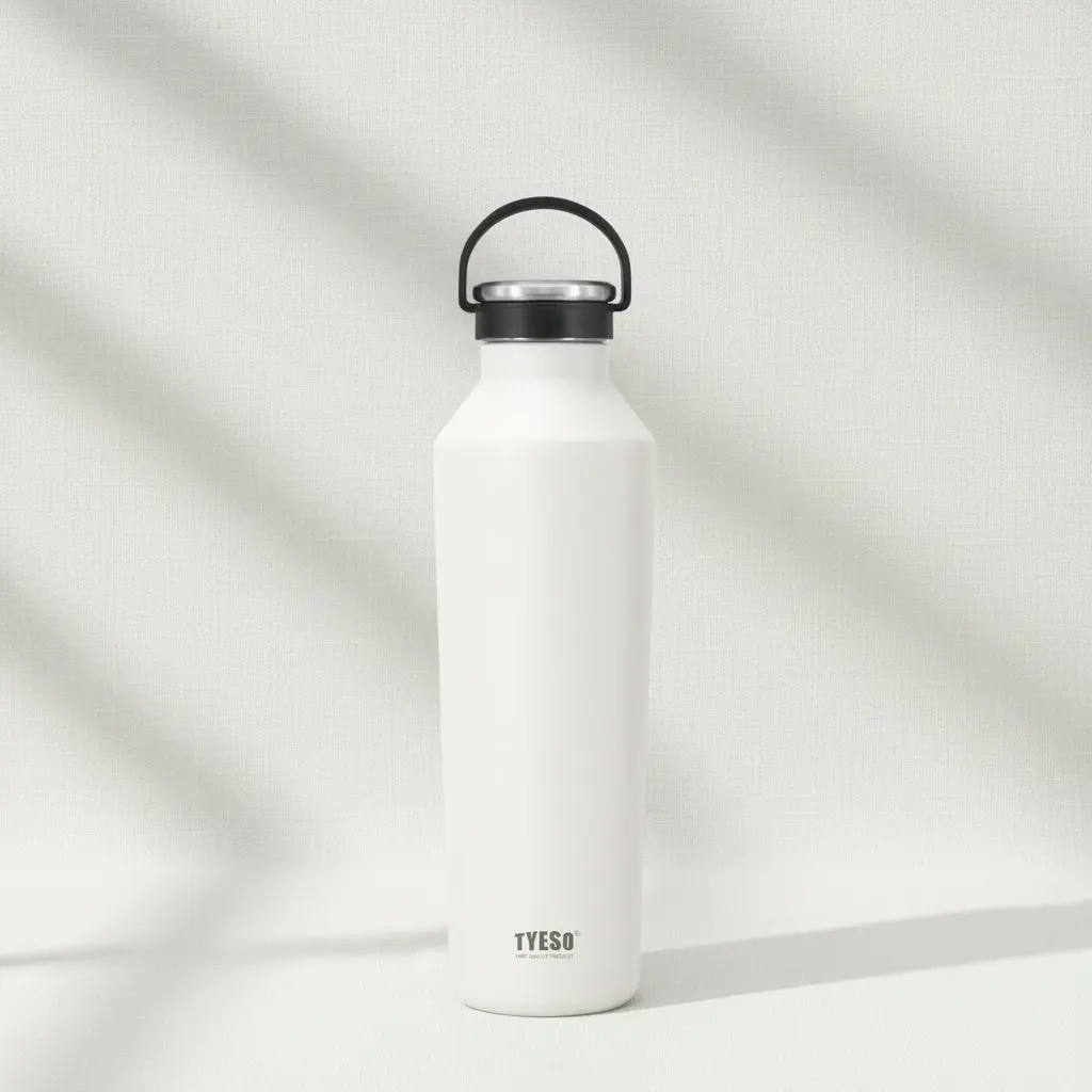 TYESO Vacuum Insulated Sports Bottle with Soft Silicone Handle (900ml)