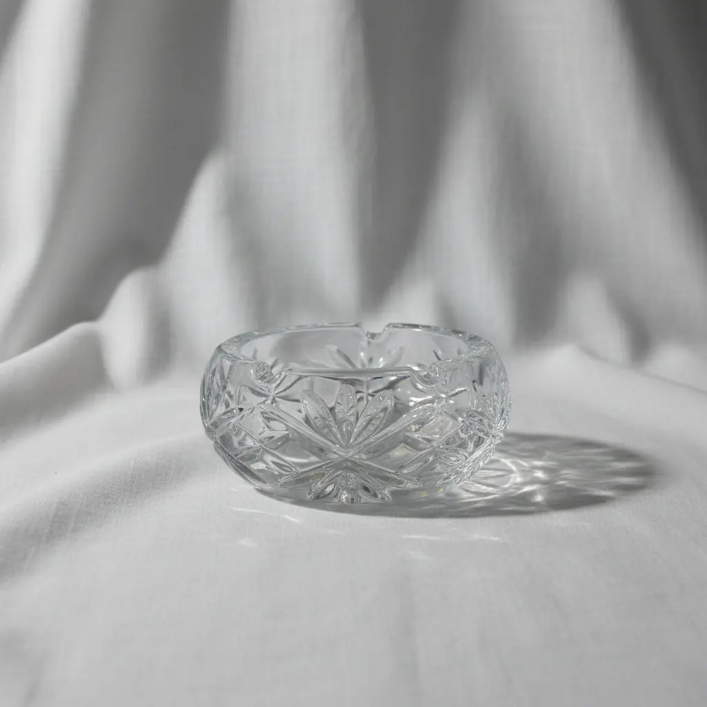The Minimalist Living Pavilion (Glass Round Patterned Ashtray) The Minimalist Living Pavilion (Glass Round Patterned Ashtray)