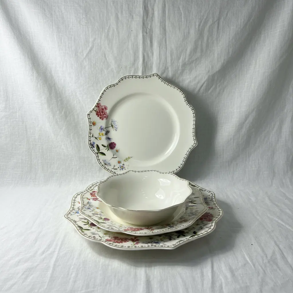 The Minimalist Hospitality Pavilion (Colorful Floral Dinner 24Pcs Set) The Minimalist Hospitality Pavilion (Colorful Floral Dinner 24Pcs Set)