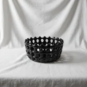 The La Maya Minimalist Ceramic Fruit Basket