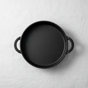 The Minimalist Culinary Instrument (Round Grill Pan W/Cast Handles 26cm)