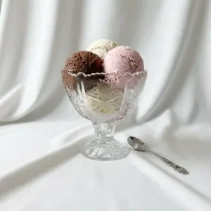 The Minimalist Hospitality Pavilion (Ice Cream Glass - 2-Piece)