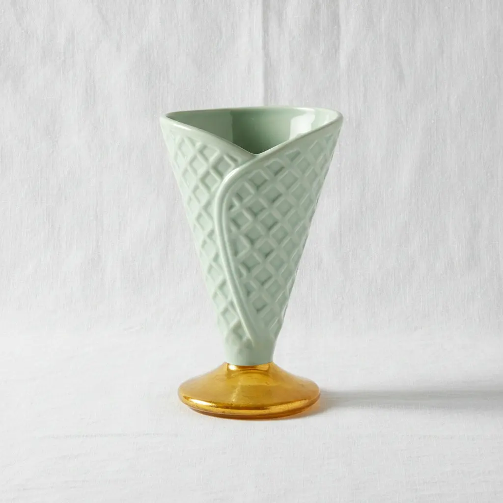 Charming Pastel Light Green Porcelain Ice Cream Cup Charming Pastel Light Green Porcelain Ice Cream Cup