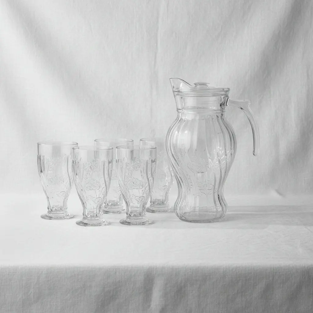 The Apex Minimalist Beverage Curation (7-Piece Juice & Hydration Set)