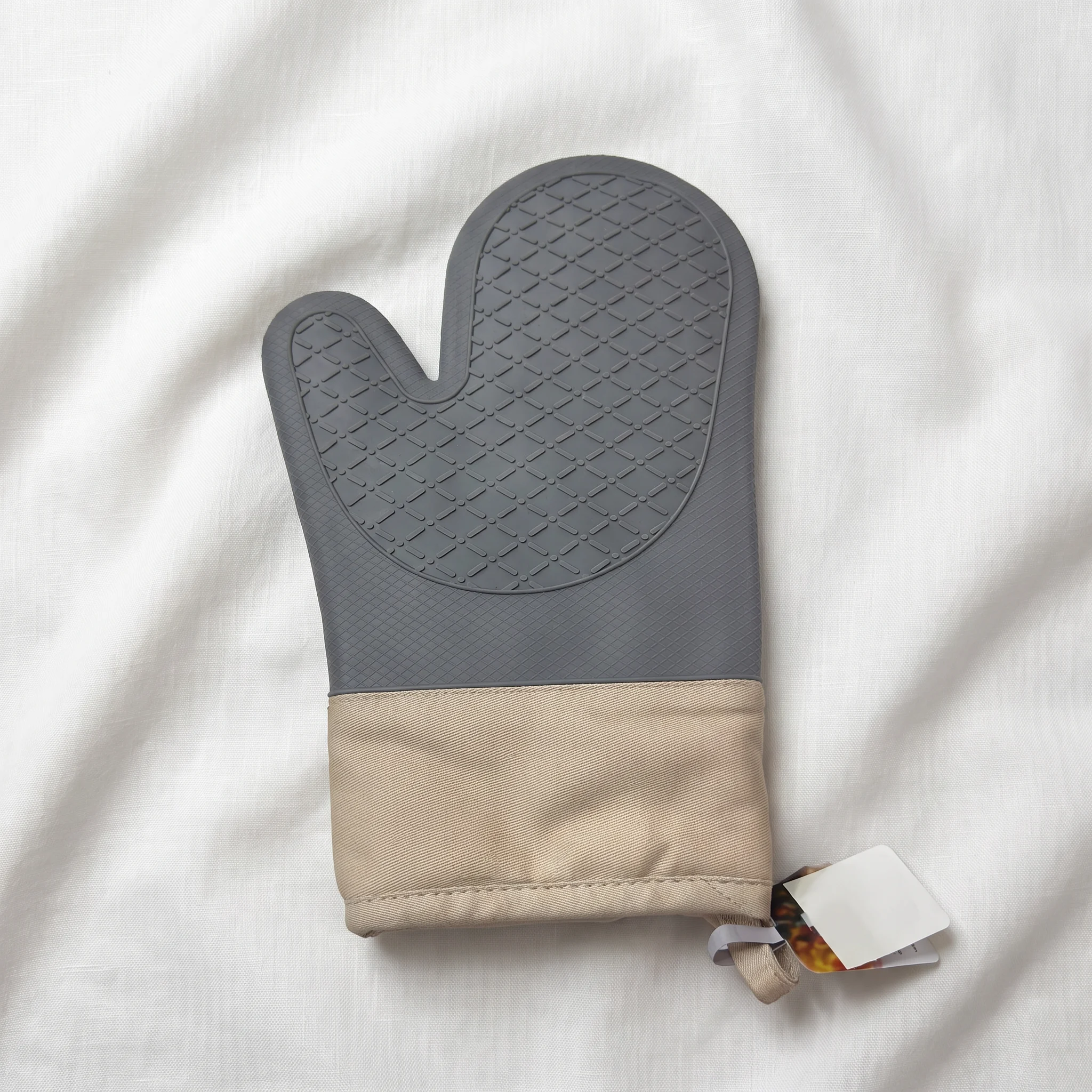 render_16b406b4-8d14-4d55-8ff8-cc5e65e85139.png Kitchen Glove – NSR-A1-520 - الصورة 1